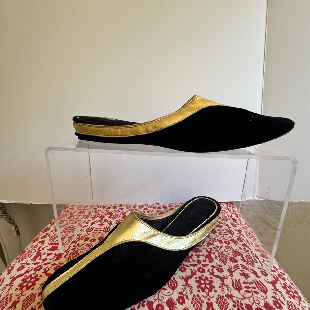 BEACON SLIPPERS BLACK VELVET with GOLD ACCENT - 10.5 Grand Millennial Regency - Picture 13 of 15